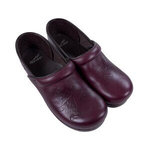 Dansko Pro Embossed Cottage Tooled Leaf Nursing Clogs EU 41 (US 10.5-11) Wine